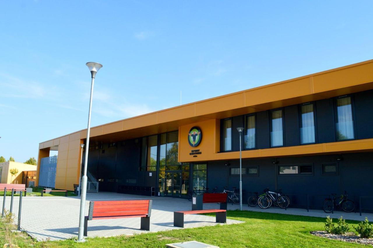 Sport Centrum Apartman Pápa Zewnętrze zdjęcie